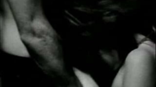 બોમ્બશેલ શ્યામા જસલીન જેડને ડોગી સ્ટાઈલમાં પોક ઇંગ્લીશ સેક્સ વીડિયો કરવામાં આવી છે